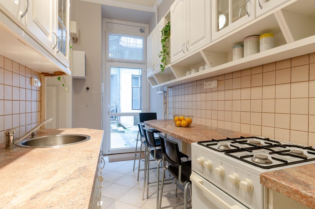 Savory Apartments Budapest Esterno foto