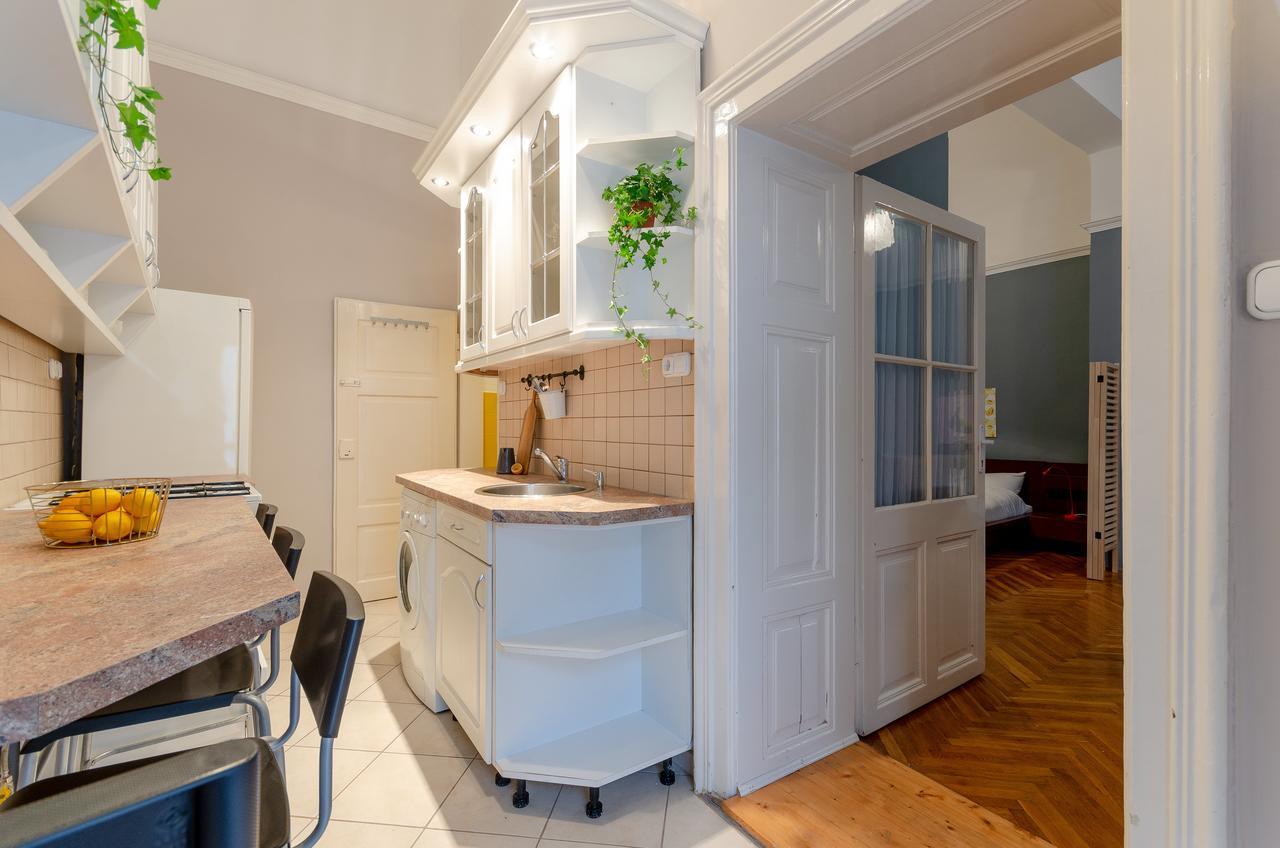 Savory Apartments Budapest Esterno foto